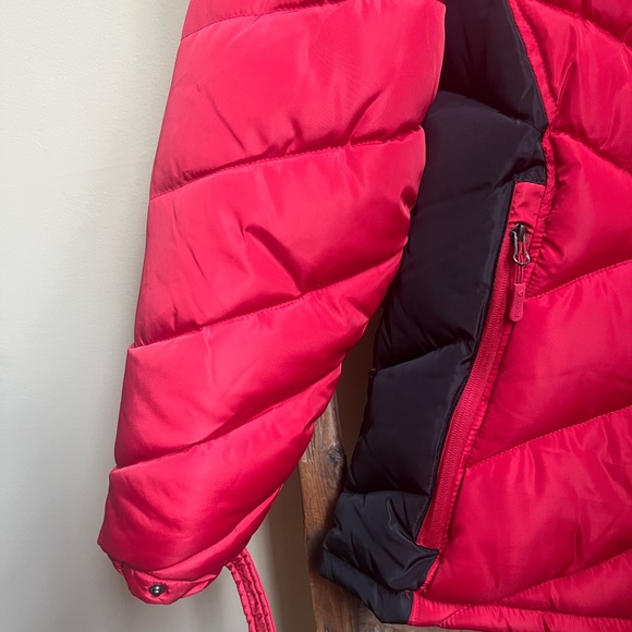 NWOT Women's Reebox Strength Power Hooded Puffer Jacket Size Small - Picture 9 of 13